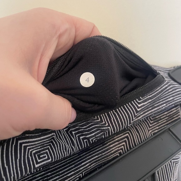 Lululemon Pace Rival Crop Tights Maze Jacquard White Black with Mesh Size 4 - Picture 10 of 10